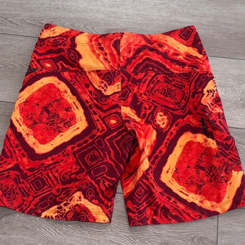 Nike 6.0 Board Shorts Mens 36 Red Orange Geometric Psychedelic Swim Trunks